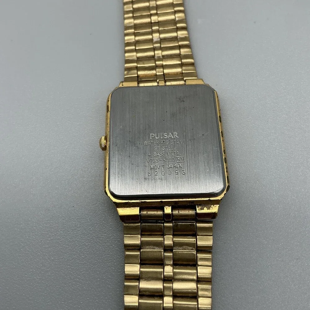 Pulsar Mens Watch 28mm Black Dial Gold Tone Day Date V733-5000 New Battery